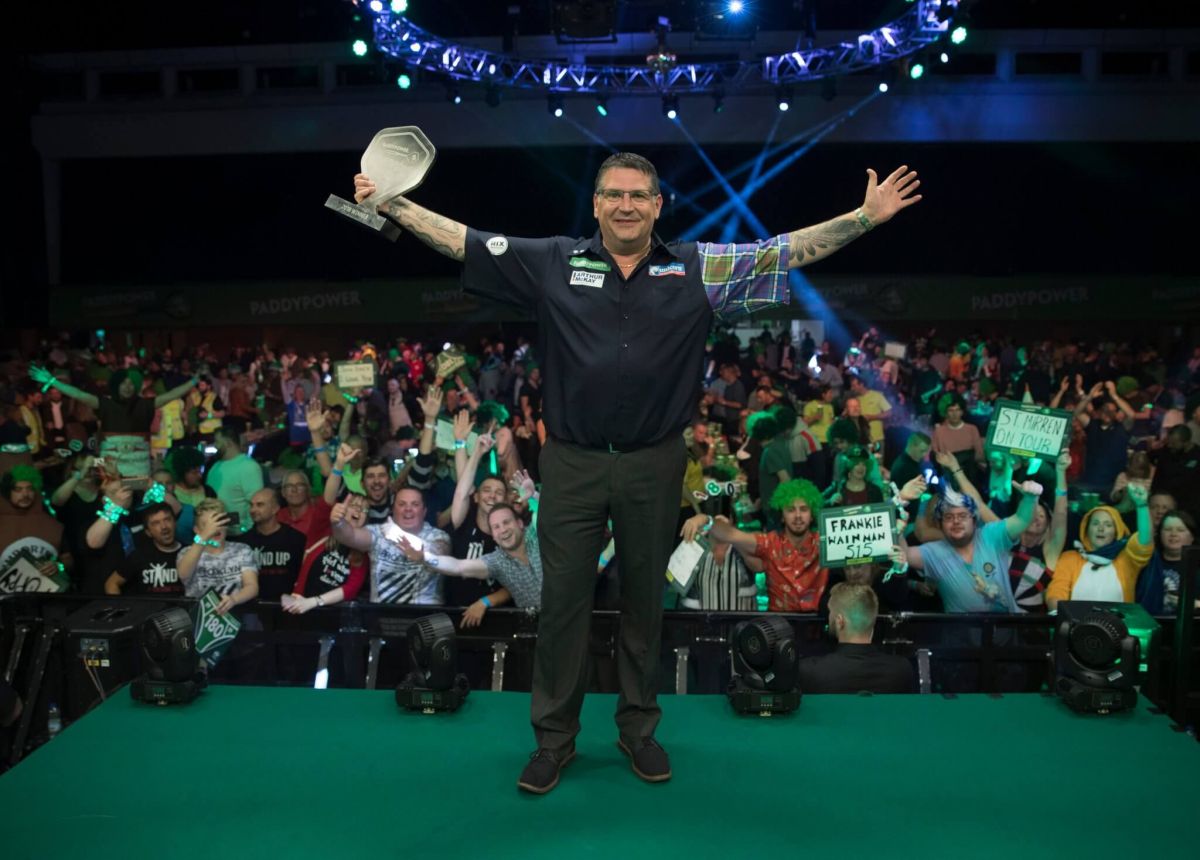 Mengapresiasi pemain darts